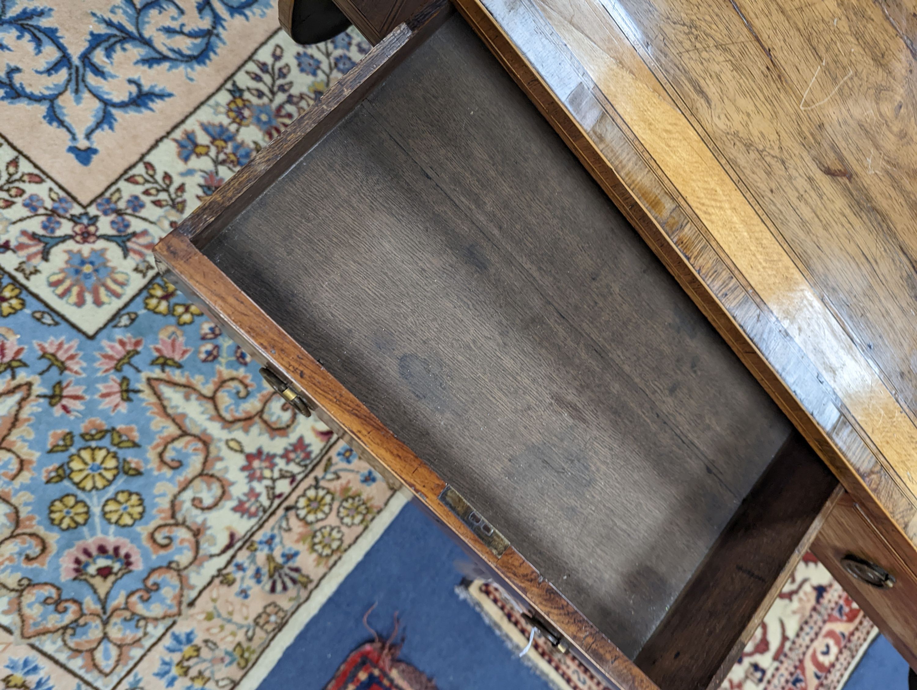 A Regency satinwood banded rosewood sofa table, width 101cm, depth 60cm, height 74cm